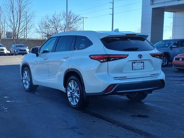 used 2021 Toyota Highlander car, priced at $36,898