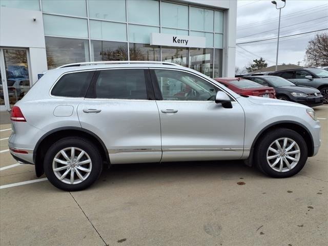 used 2016 Volkswagen Touareg car, priced at $12,490