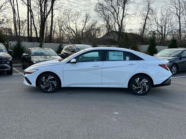 new 2025 Hyundai Elantra car, priced at $25,956