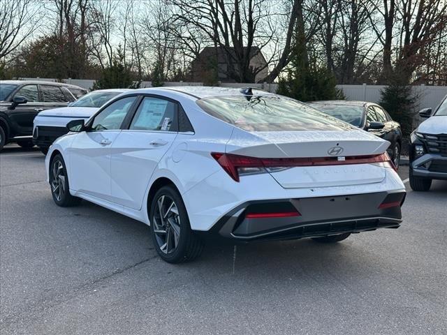 new 2025 Hyundai Elantra car, priced at $25,956