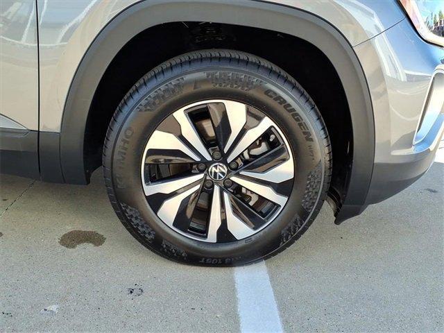 used 2025 Volkswagen Atlas car, priced at $35,701
