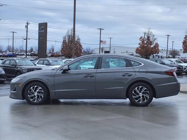 used 2022 Hyundai Sonata Hybrid car, priced at $21,568