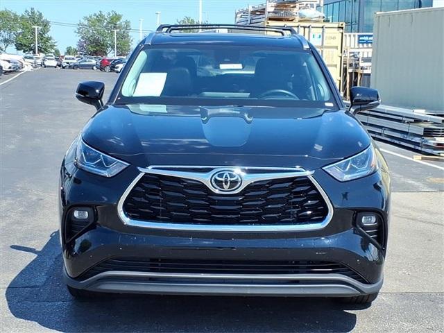 used 2023 Toyota Highlander car, priced at $42,995