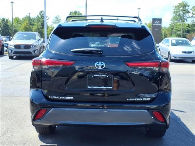 used 2023 Toyota Highlander car, priced at $42,995