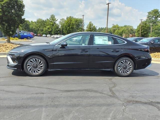 new 2024 Hyundai Sonata Hybrid car, priced at $30,627