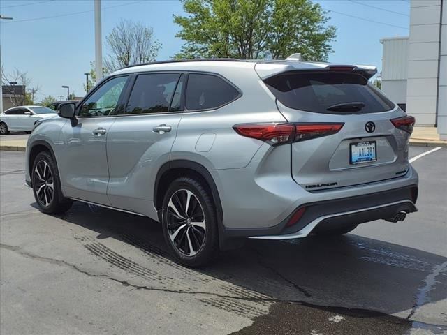 used 2021 Toyota Highlander car, priced at $37,099