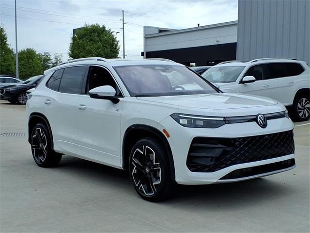 used 2025 Volkswagen Tiguan car, priced at $40,875