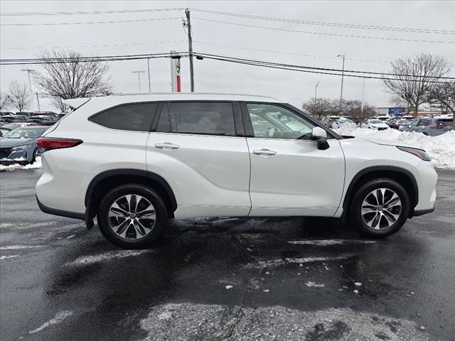 used 2022 Toyota Highlander car, priced at $38,995