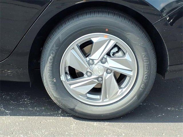 new 2025 Hyundai Elantra car, priced at $21,914
