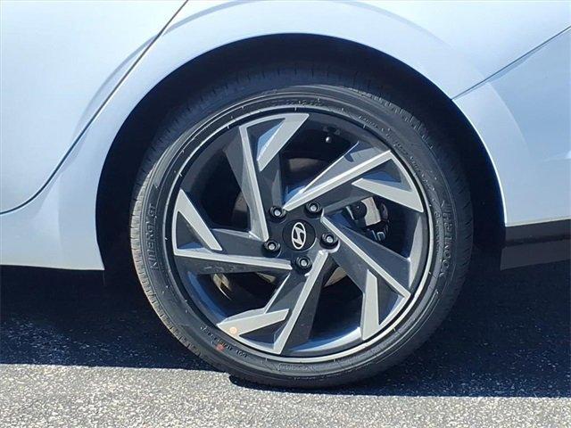 new 2025 Hyundai Elantra car, priced at $25,735