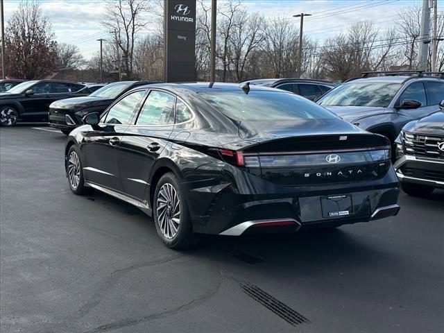 new 2025 Hyundai Sonata Hybrid car, priced at $38,160