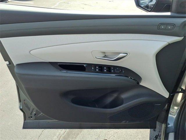 new 2025 Hyundai TUCSON Hybrid car, priced at $38,867
