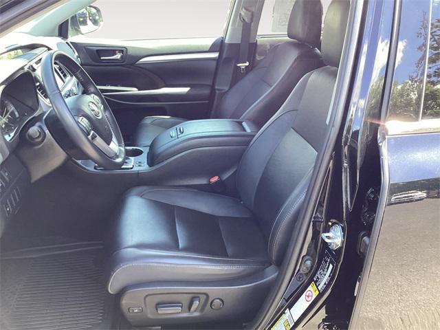 used 2019 Toyota Highlander car, priced at $32,938