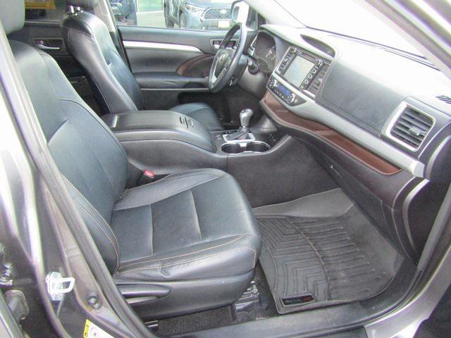 used 2014 Toyota Highlander car, priced at $21,901