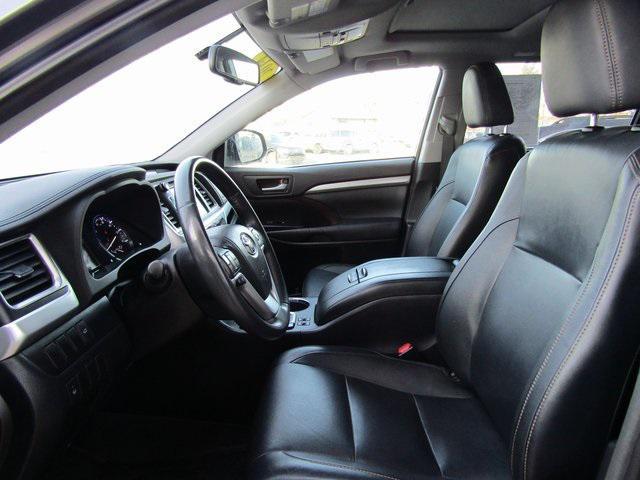 used 2014 Toyota Highlander car, priced at $21,901