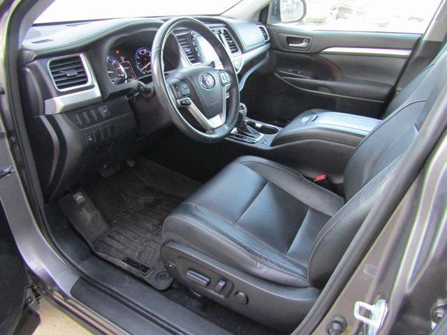 used 2014 Toyota Highlander car, priced at $21,901