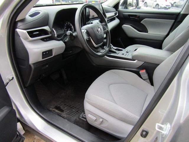 used 2023 Toyota Highlander car, priced at $35,912