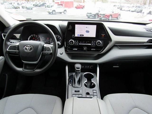 used 2023 Toyota Highlander car, priced at $35,912