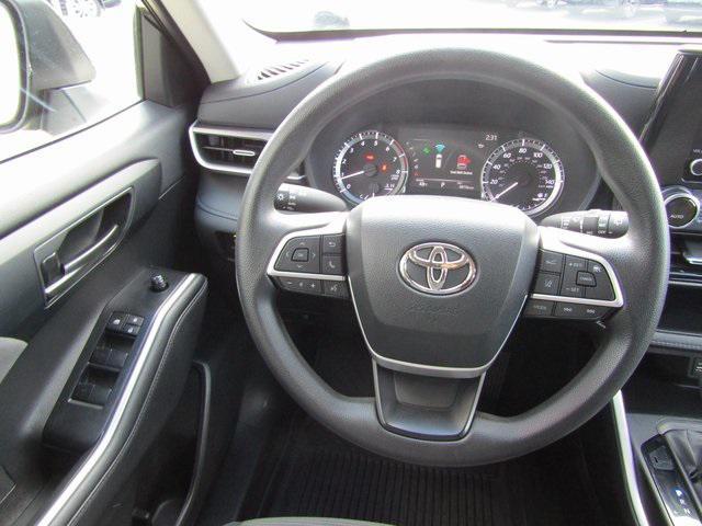 used 2023 Toyota Highlander car, priced at $36,929