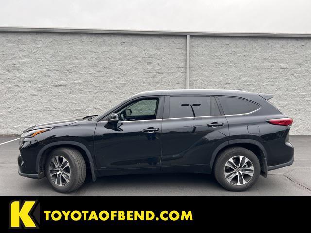 used 2023 Toyota Highlander Hybrid car, priced at $45,995