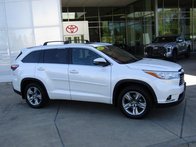 used 2015 Toyota Highlander car, priced at $16,912