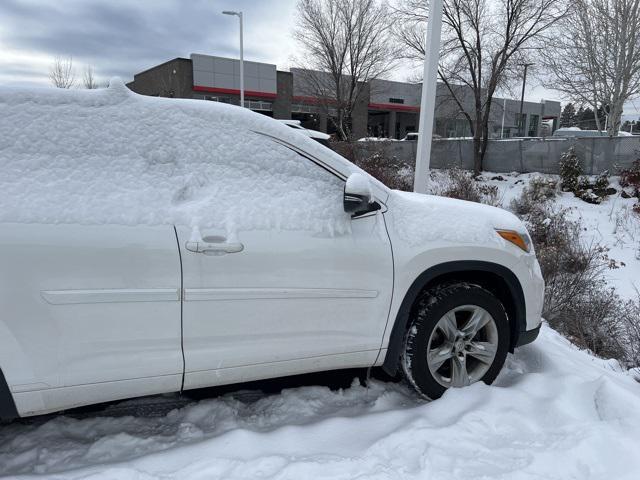 used 2015 Toyota Highlander car, priced at $13,975