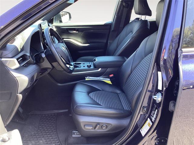 used 2021 Toyota Highlander car, priced at $34,987