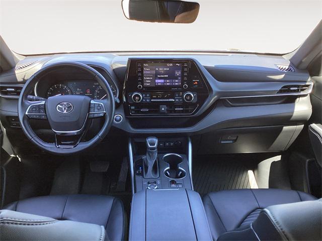 used 2021 Toyota Highlander car, priced at $34,987