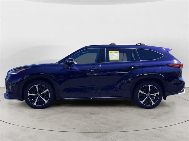 used 2021 Toyota Highlander car, priced at $34,987
