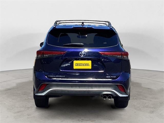 used 2021 Toyota Highlander car, priced at $34,987