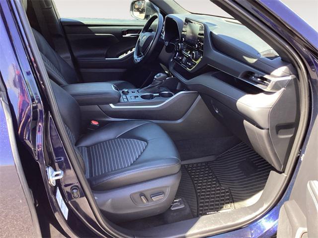 used 2021 Toyota Highlander car, priced at $34,987
