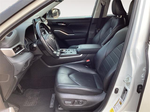 used 2022 Toyota Highlander Hybrid car, priced at $38,992