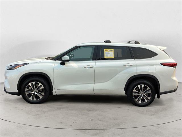 used 2022 Toyota Highlander Hybrid car, priced at $38,992