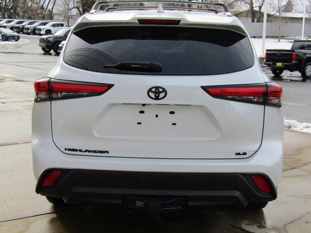 used 2022 Toyota Highlander car, priced at $37,901