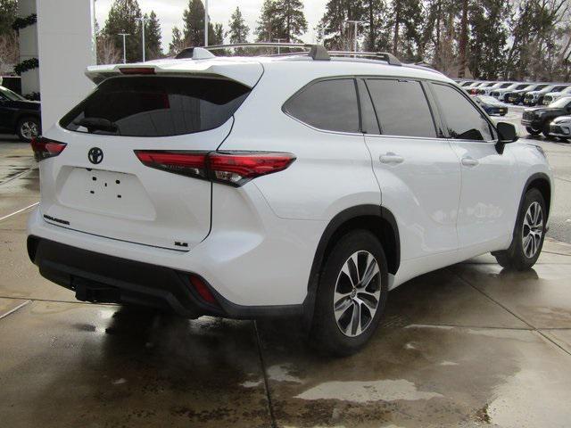 used 2022 Toyota Highlander car, priced at $37,901