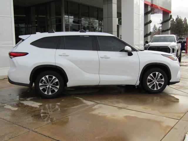 used 2022 Toyota Highlander car, priced at $37,901