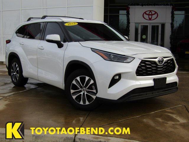 used 2022 Toyota Highlander car, priced at $37,901