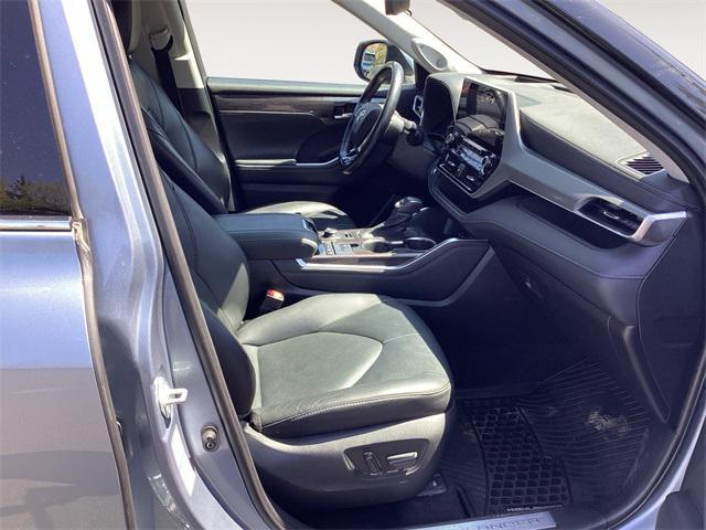 used 2021 Toyota Highlander car, priced at $40,901
