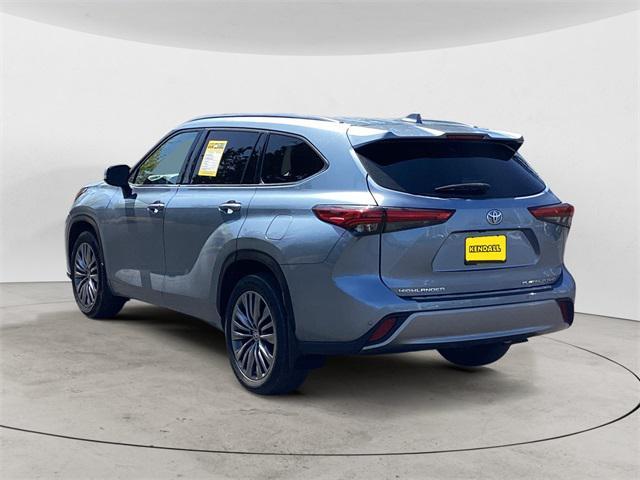used 2021 Toyota Highlander car, priced at $40,901