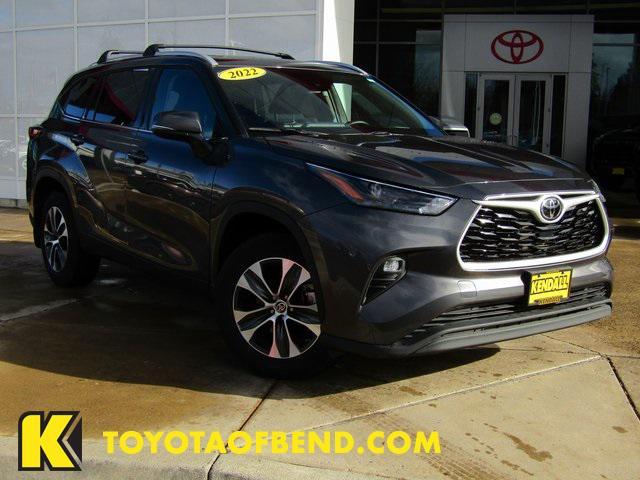 used 2022 Toyota Highlander car, priced at $40,422