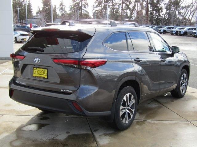 used 2022 Toyota Highlander car, priced at $40,422