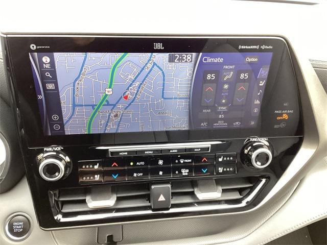 used 2020 Toyota Highlander car, priced at $31,982