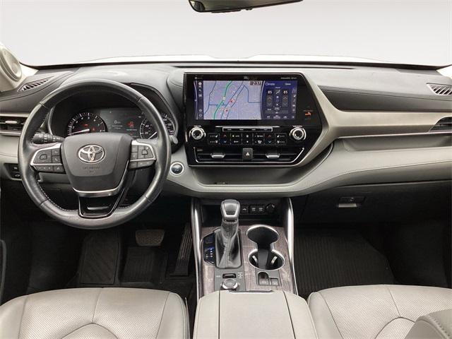 used 2020 Toyota Highlander car, priced at $31,982