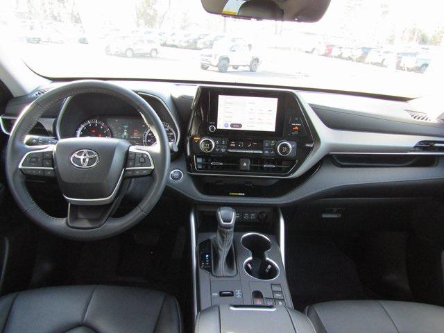 used 2023 Toyota Highlander car, priced at $37,908