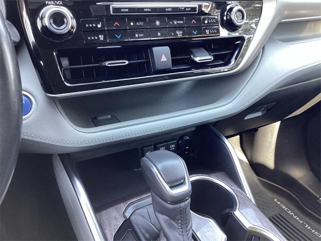 used 2020 Toyota Highlander Hybrid car, priced at $29,993