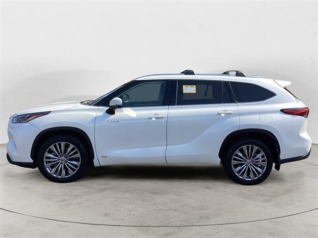 used 2020 Toyota Highlander Hybrid car, priced at $29,993