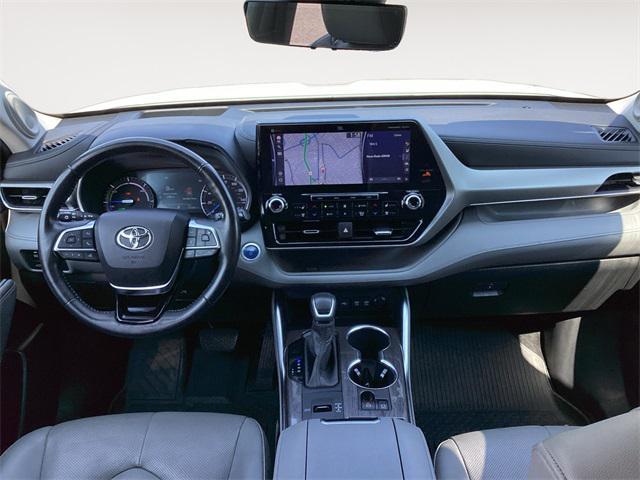 used 2020 Toyota Highlander Hybrid car, priced at $29,993