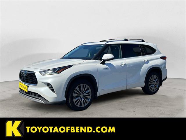 used 2020 Toyota Highlander Hybrid car, priced at $33,901