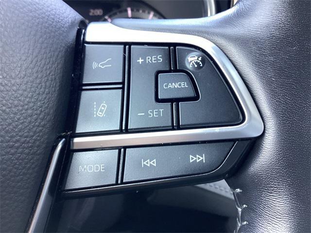 used 2020 Toyota Highlander Hybrid car, priced at $29,993