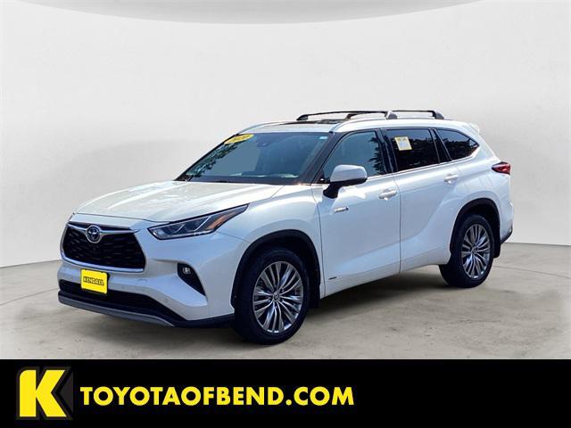 used 2020 Toyota Highlander Hybrid car, priced at $32,934